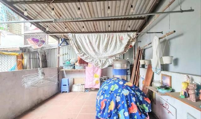 Nhà ngõ rẻ, thông tứ phía, tiện ích nhiều, gần TTTM