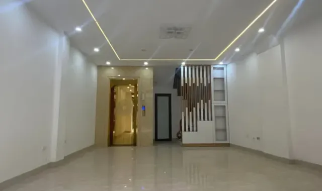 BÁN NHÀ ĐẸP PHÂN LÔ QUÂN ĐỘI PHỐ HOÀNG VĂN THÁI – LÔ GÓC 2 MẶT NGÕ – CÁCH Ô TÔ TRÁNH CHỈ 10M – 11T