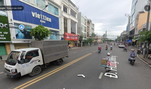 Chính chủ bán nhà 1 trệt 3 lầu, 6PN, mặt tiền Hùng Vương, TP Long Xuyên, sổ hồng riêng, giá 16 tỷ