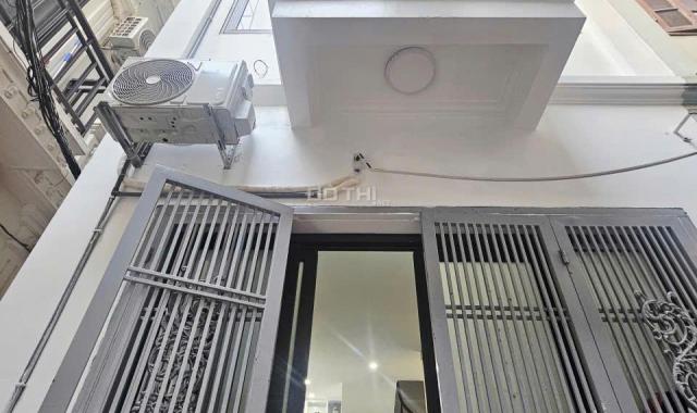 Hồ Tùng Mậu Cầu Giấy 30m2 5 tầng lô góc giá 8 tỷ