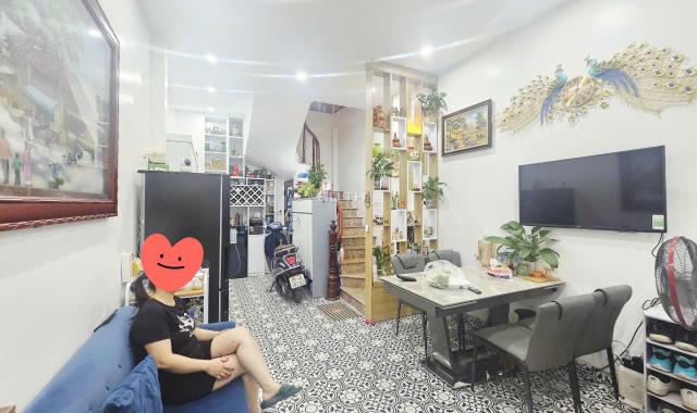 Hồ Tùng Mậu Cầu Giấy 30m2 5 tầng lô góc giá 8 tỷ