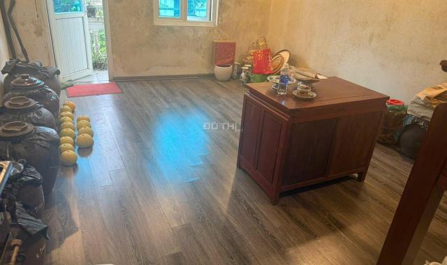 Chính chủ bán nhà mặt phố 146m2- 4 tầng, đang kinh doanh tốt, 1 mặt tiền, 1 mặt thoáng.