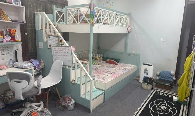 Chính chủ bán nhà mặt phố 146m2- 4 tầng, đang kinh doanh tốt, 1 mặt tiền, 1 mặt thoáng.