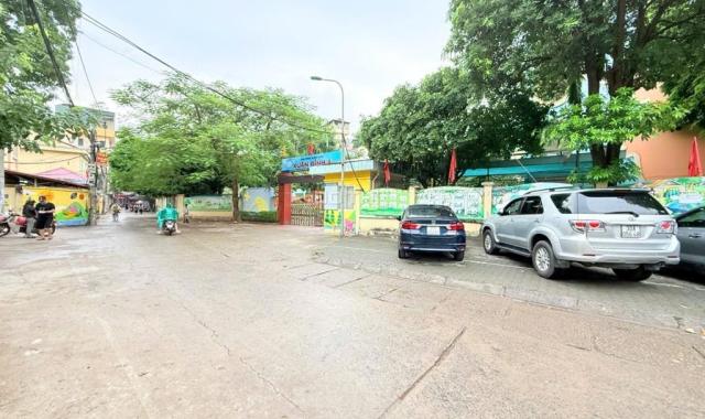 Bán  NHÀ ĐẸP, Ô TÔ ĐỖ CỬA , NGÕ THÔNG 207