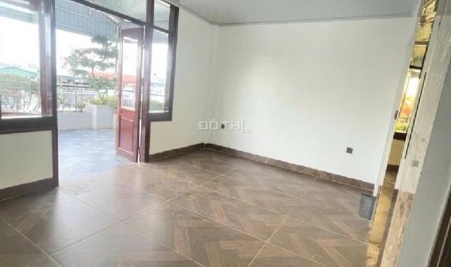 TUYỆT PHẨM. BÁN NHÀ LÂM HẠ BỒ ĐỀ, GA RA Ô TÔ CAMRY, THANG MÁY, TẶNG NỘI THẤT TIỀN TỈ, GIÁ MỀM