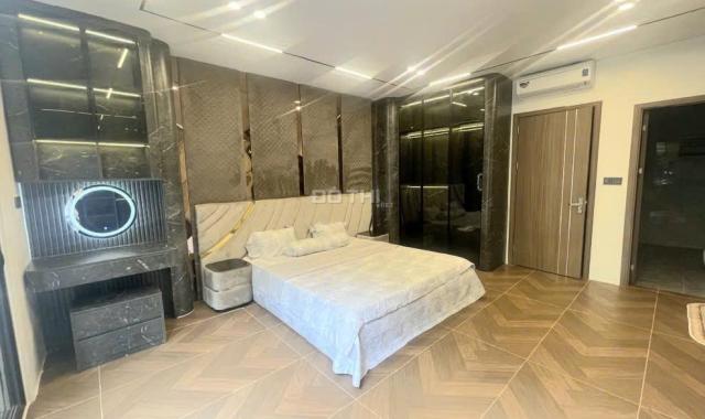 TUYỆT PHẨM. BÁN NHÀ LÂM HẠ BỒ ĐỀ, GA RA Ô TÔ CAMRY, THANG MÁY, TẶNG NỘI THẤT TIỀN TỈ, GIÁ MỀM