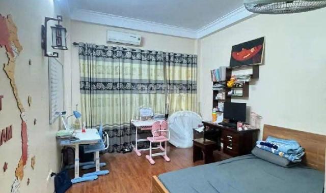 Bán nhà riêng tại Phường Mỹ Đình 1, Nam Từ Liêm, Hà Nội diện tích 40m2 giá 8.2 Tỷ