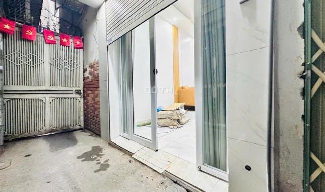 Nhà Văn Chương - 5 tầng 5,48 tỷ - Lõi Đống Đa - Gần phố - công năng đỉnh - Tặng FULL nội thất