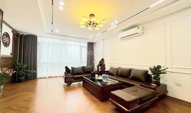 BÁN NHÀ NGUYỄN VĂN CỪ, GARA Ô TÔ, THANG MÁY LONG LANH, TẶNG NỘI THẤT CHẤT, GẦN PHỐ, GIÁ TỐT