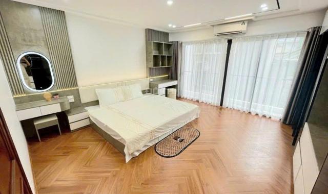 BÁN NHÀ NGUYỄN VĂN CỪ, GARA Ô TÔ, THANG MÁY LONG LANH, TẶNG NỘI THẤT CHẤT, GẦN PHỐ, GIÁ TỐT