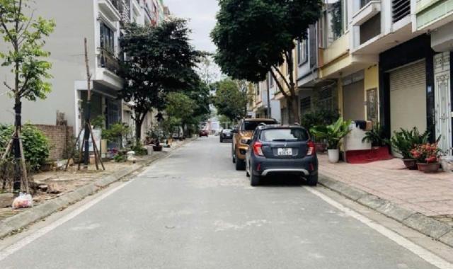 BÁN NHÀ TĐC THẠCH BÀN, LÔ GÓC PHÂN LÔ, GA RA Ô TÔ, THANG MÁY LONG LANH, GẦN HỒ, GIÁ MỀM
