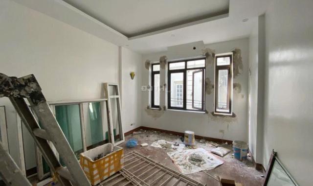 Bán Nhà Mới Xây Cầu Giấy Phù Hợp Với 2 Vợ Chồng Và 2Con Nhỏ