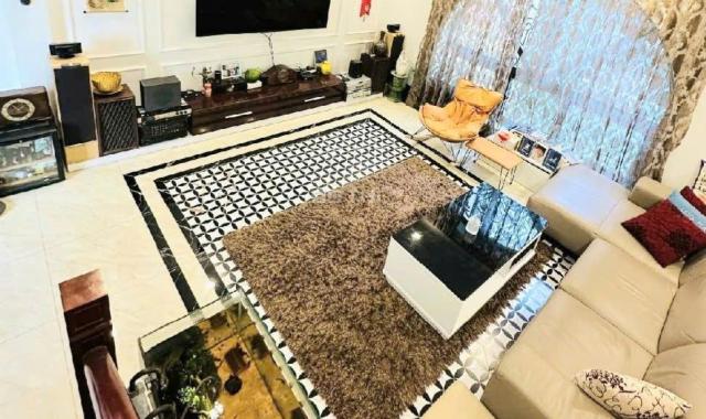 BÁN NHÀ THẠCH BÀN LONG BIÊN, Ô TÔ VÀO NHÀ, MẶT TIỀN KHỦNG, TẶNG NỘI THẤT CHẤT, CHỈ 8.x TỶ