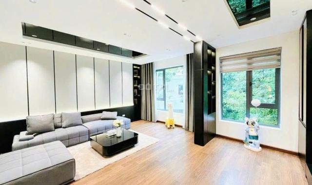 BÁN NHÀ CẠNH VINHOMES RIVERSIDE, KINH DOANH, GA RA Ô TÔ, TM, TẶNG NỘI THẤT CHẤT, MT KHỦNG