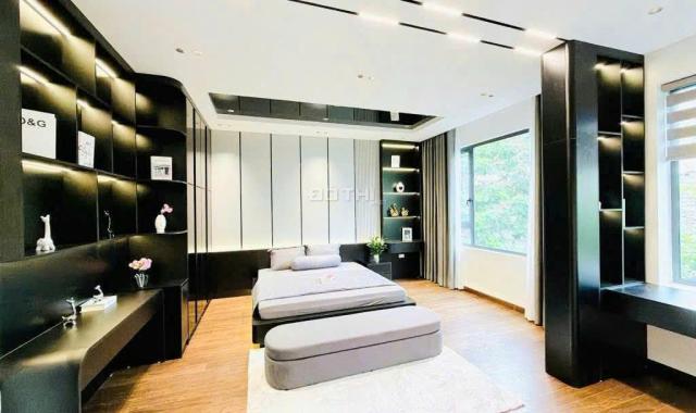 BÁN NHÀ CẠNH VINHOMES RIVERSIDE, KINH DOANH, GA RA Ô TÔ, TM, TẶNG NỘI THẤT CHẤT, MT KHỦNG