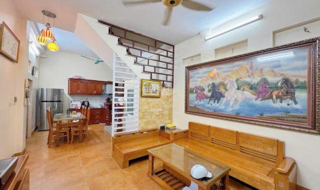 Cực hiếm lô góc Hoàng Hoa Thám gần phố ngõ thông kinh doanh 50m² x 4 tầng hơn 11 tỷ