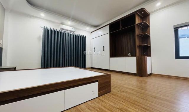 Bán nhà Nguyễn Văn Linh 6 tầng thang máy, kinh doanh, ô tô mt hơn 5m 17.3 tỷ
