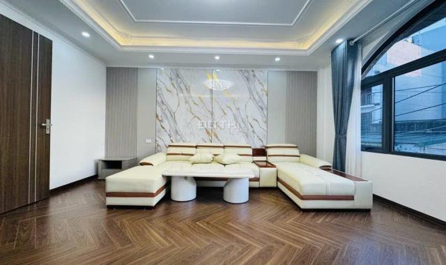 Bán nhà Nguyễn Văn Linh 6 tầng thang máy, kinh doanh, ô tô mt hơn 5m 17.3 tỷ