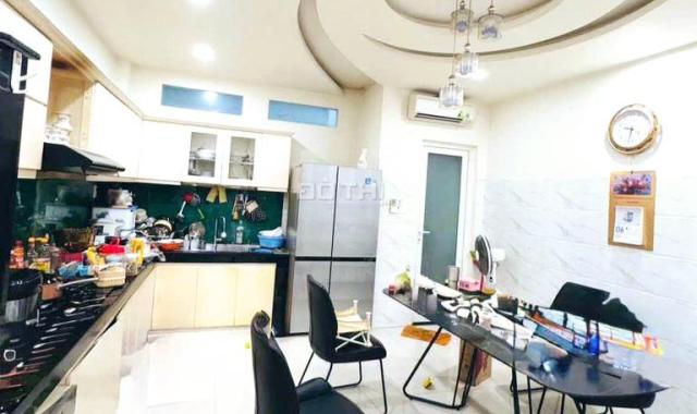 Bán gấp hẻm oto Nguyễn xí - khu phân lô bàn cờ - 4 Tầng - 85m2 giá chỉ 13.4 Tỷ