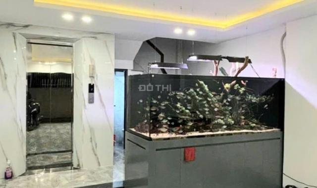 BÁN NHÀ PHỐ TRẠM, LÔ GÓC, GA RA Ô TÔ CAMRY, THANG MÁY, TẶNG NỘI THẤT TIỀN TỈ, GIÁ MỀM