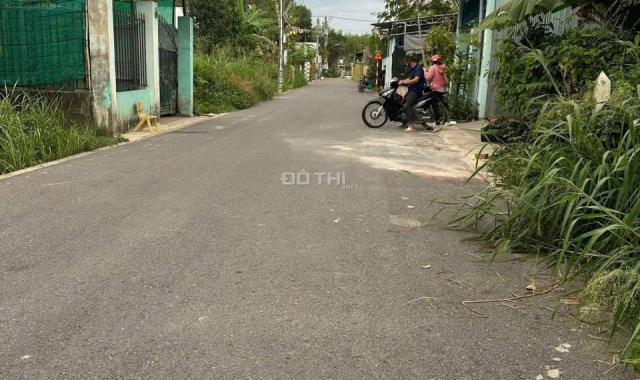 Cần bán gấp đất Phú An, Bến Cát, Bình Dương DT 200m2, có 100m2 thổ cư.