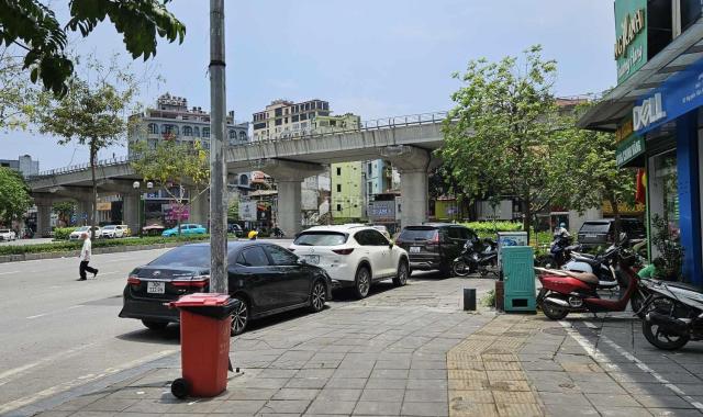 Chính chủ cho thuê VP tầng 2 nhà mặt phố Nguyễn Văn Huyên