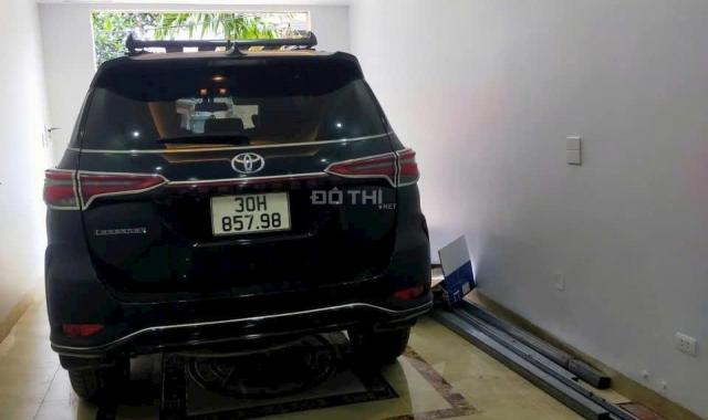 Nhà phố Trung tâm Mỹ Đình 42m 5T gara ô tô gần cao đẳng FPT giá 12 tỷ