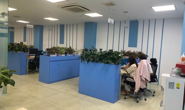 Cho thuê VP 170m2 ngay ngã tư Vạn Phúc - Tố Hữu