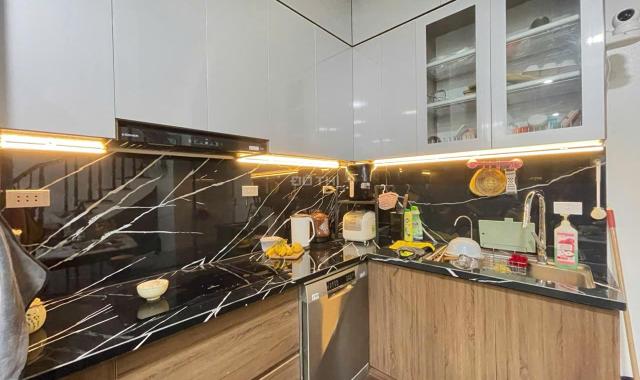 Bán nhà Mễ Trì 30m2 5 tầng ngay sau TT hội nghị quốc gia