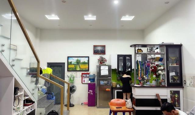 Bán nhà Lô Góc, 2 tầng, Ngay trung tâm khu phố Tây An Thượng