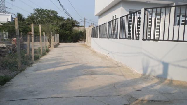 Cần bán nhà phố mới tại ngã tư Nguyễn Bình – Lê Văn Lương