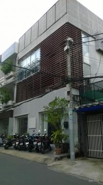 Cho thuê gấp nhà rộng mặt tiền đường Nguyễn Văn Thủ, Quận 1: 9m x 16m, 2 lầu, gần Đinh Tiên Hoàng