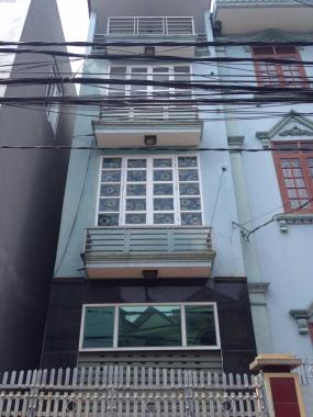 Cho thuê nhà 3.5 tầng ngõ 5 Cao Thắng, 4PN+3VS, ôtô đỗ cửa