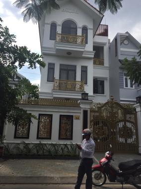 Bán gấp căn biệt thự Nam Long Phú Thuận, Q. 7. DT8x18m, giá cực hot 12.5 tỷ