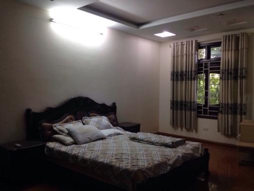 Cho thuê nhà đẹp 4 tầng, 4 phòng ngủ, phố Văn Cao