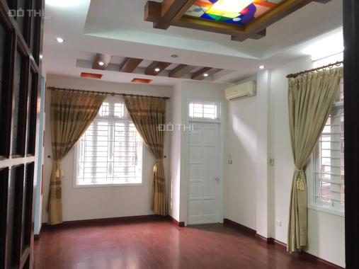 Bán nhà 50m2 x 5 tầng, tiện làm VP, công ty, Đội Cấn, Ba Đình, giá 5.7 tỷ cách phố 20m