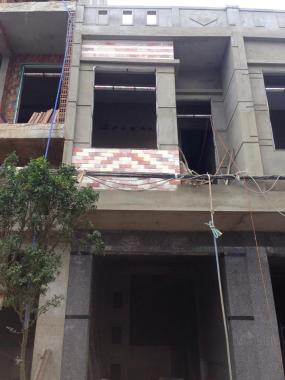 BÁn nhà mới xây một mê nguyên, sau lưng trường Nguyễn Thái Học