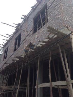 Bán nhà 3 tầng mới xây ở Phú Lương, giá chỉ 1.35 tỷ, hướng Nam