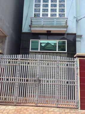 Cho thuê nhà 3.5 tầng ngõ 5 Cao Thắng, 4PN + 3 VS, ô tô đỗ cửa
