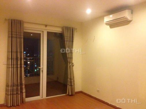 Cho thuê căn hộ ở FLC Phạm Hùng căn góc, view đẹp với DT 98m2, 3 PN, đồ cơ bản, giá 10 tr/th