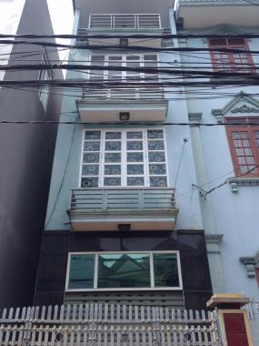 Cho thuê nhà 3.5 tầng ngõ 5 Cao Thắng, 4PN + 3 VS, ô tô đỗ cửa
