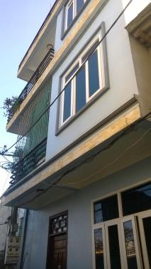 Cần bán căn nhà 3 tầng mới trong ngõ đường Trần Thủ Độ, hướng Đông Nam, 45m2, 1,1 tỷ