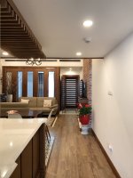 Bán căn hộ chung cư 84,5 m2, tòa nhà D2 Giảng Võ. DT: 84,5 m2 gồm 02 pn, giá 5 tỷ, 0985672023