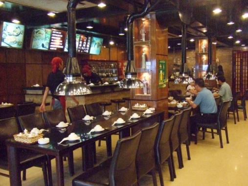 Kiot bán café, quán ăn phục vụ 700 căn hộ tại Trường Chinh