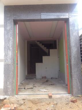 Bán nhà mới xây 1 mê nguyên, hẻm Lê Hồng Phong