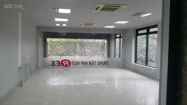Cho thuê tòa nhà mặt phố Chùa Láng, Nguyễn Chí Thanh làm bệnh viện, spa, DTSD 1800m2, giá 320 Tr/th