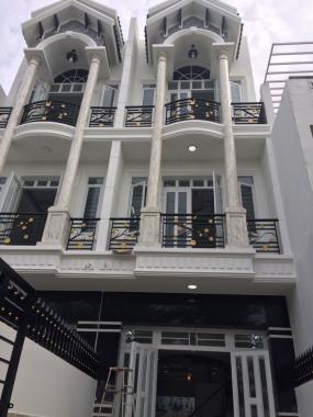 Chính chủ bán nhà 1 trệt 2 lầu mới xây tại đường Phạm Hữu Lầu, sát bên Phú Mỹ Hưng DT 3,2x20m