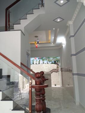Chính chủ bán nhà 1 trệt 2 lầu mới xây tại đường Phạm Hữu Lầu, sát bên Phú Mỹ Hưng DT 3,2x20m