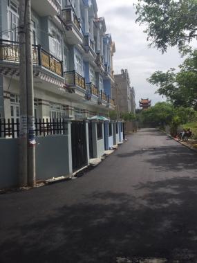Cần tiền bán nhà mới xây tại Phú Xuân, sổ hồng riêng, 3.4x12m