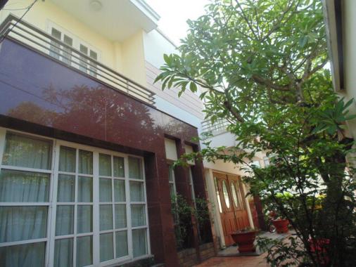 Cho thuê villa đường 49, khu Văn Minh, quận 2. Giá 20 triệu/tháng